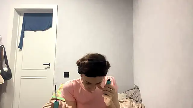 WildPeachh online show from 10-28-25, 06:21