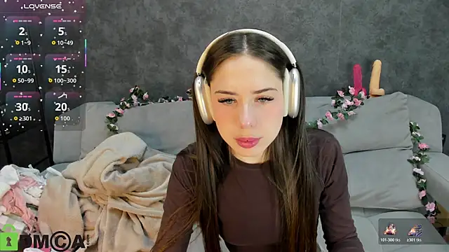 Lana Stones online show from 11-17-25, 12:27