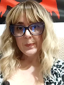 Amelialove42 online show from 04-01-26, 05:43