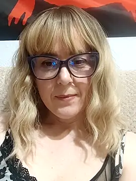 Snapshot of Amelialove42 chatting on 04-30-26, 06:25 Amelialove42 online show from 04-30-26, 06:25