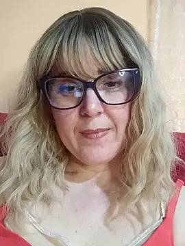 Snapshot of Amelialove42 chatting on 05-09-26, 04:34 Amelialove42 online show from 05-09-26, 04:34