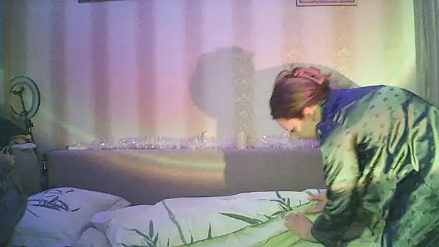 MoodieMira online show from 02-04-26, 04:57