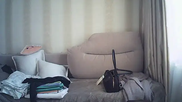 MoodieMira online show from 03-11-26, 01:50