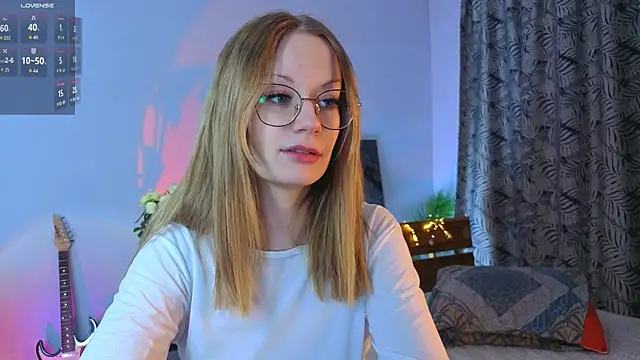 Snapshot of Edlin_gail chatting on 11-14-25, 01:26 Edlin gail online show from 11-14-25, 01:26