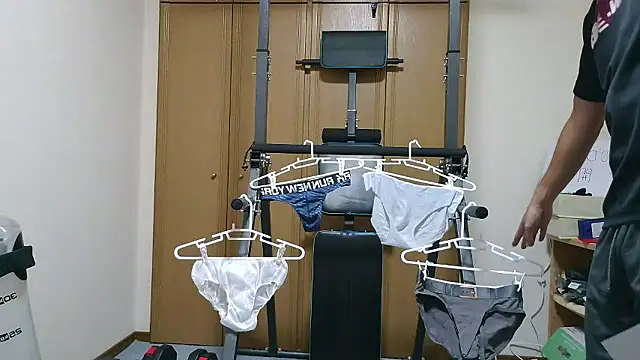 Snapshot of kouichikun chatting on 10-21-25, 09:54 kouichikun online show from 10-21-25, 09:54