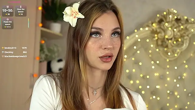Snapshot of beckymadsons chatting on 05-27-26, 12:13 beckymadsons online show from 05-27-26, 12:13