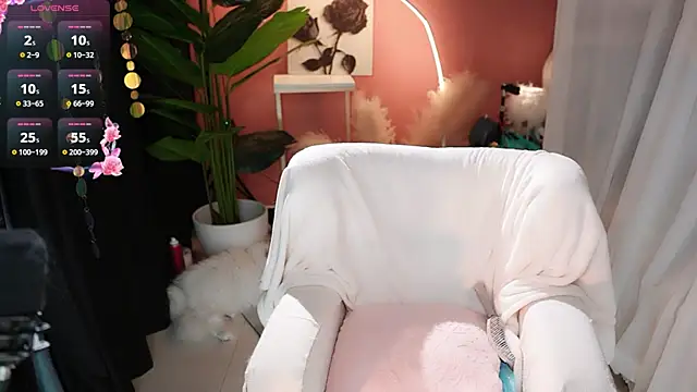 feifei1 L online show from 11-24-25, 02:39