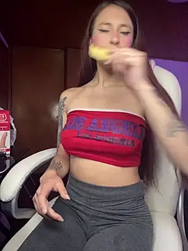 Snapshot of Im_scarlett18 chatting on 11-26-25, 10:33 Im scarlett18 online show from 11-26-25, 10:33