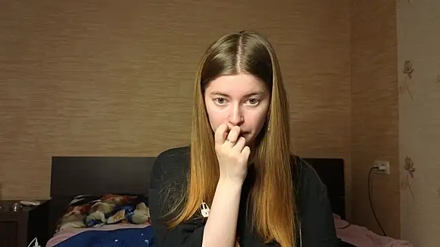 Snapshot of EmiliaCouple chatting on 06-29-26, 11:32 EmiliaCouple online show from 06-29-26, 11:32