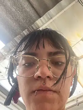 Snapshot of angie_rousse_ chatting on 10-25-25, 01:18 angie rousse online show from 10-25-25, 01:18