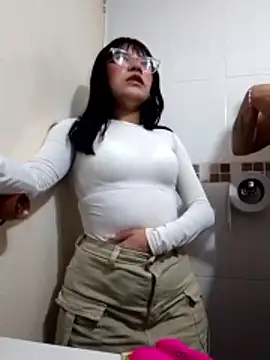 Snapshot of angie_rousse_ chatting on 11-12-25, 01:22 angie rousse online show from 11-12-25, 01:22