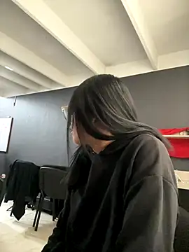 Snapshot of angie_rousse_ chatting on 11-17-25, 01:06 angie rousse online show from 11-17-25, 01:06