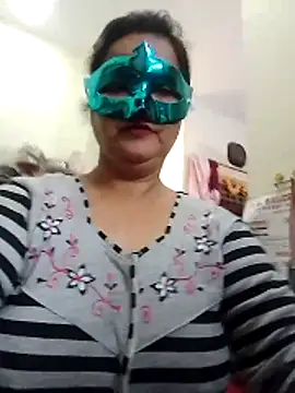 Honey-26 online show from 11-28-25, 06:38