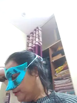 Honey-26 online show from 12-15-25, 01:48