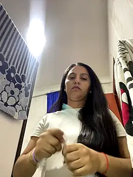 Snapshot of julieta_rossi chatting on 10-29-25, 04:53 julieta rossi online show from 10-29-25, 04:53