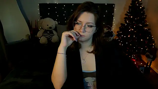 Snapshot of Briarx chatting on 12-22-25, 10:18 Briarx online show from 12-22-25, 10:18