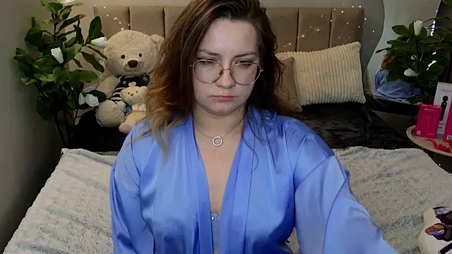 Snapshot of Briarx chatting on 06-16-26, 07:49 Briarx online show from 06-16-26, 07:49