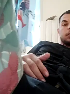 Snapshot of Alexszader36 chatting on 10-23-25, 03:33 Alexszader36 online show from 10-23-25, 03:33