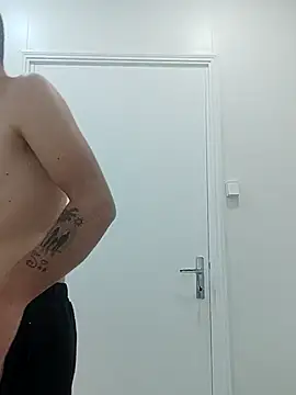 Snapshot of Alexszader36 chatting on 11-07-25, 07:14 Alexszader36 online show from 11-07-25, 07:14