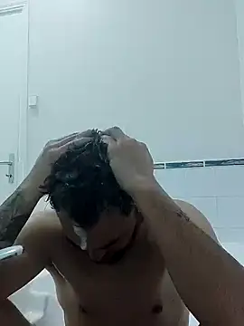 Snapshot of Alexszader36 chatting on 11-10-25, 01:10 Alexszader36 online show from 11-10-25, 01:10