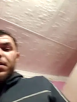 Snapshot of Alexszader36 chatting on 12-17-25, 01:00 Alexszader36 online show from 12-17-25, 01:00