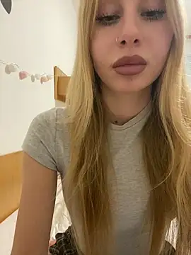 Snapshot of RemyStyles chatting on 01-07-26, 11:51 RemyStyles online show from 01-07-26, 11:51