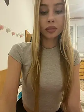 Snapshot of RemyStyles chatting on 02-19-26, 09:33 RemyStyles online show from 02-19-26, 09:33