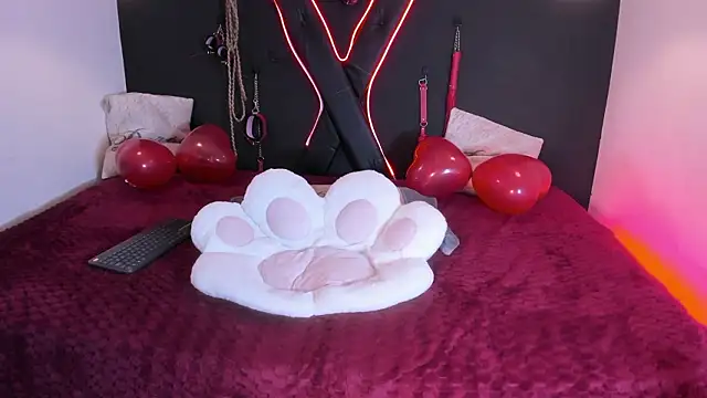 Snapshot of cookie_bit chatting on 02-26-26, 08:41 cookie bit online show from 02-26-26, 08:41