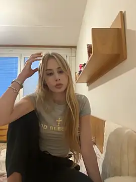 Snapshot of JudithCarly chatting on 11-02-25, 03:47 JudithCarly online show from 11-02-25, 03:47