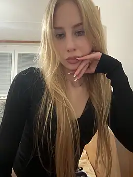 Snapshot of JudithCarly chatting on 11-10-25, 10:09 JudithCarly online show from 11-10-25, 10:09