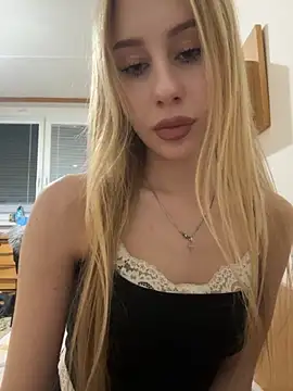 Snapshot of JudithCarly chatting on 11-21-25, 07:45 JudithCarly online show from 11-21-25, 07:45