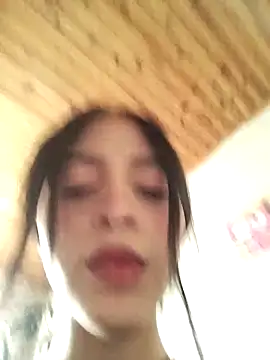 Snapshot of Aitana_0-4 chatting on 10-14-25, 09:37 Aitana 0-4 online show from 10-14-25, 09:37