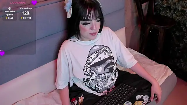 bubble  angel   online show from 11-14-25, 11:31