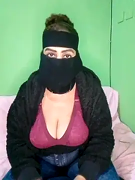 Snapshot of Prinsisa_sara chatting on 11-18-25, 03:27 Prinsisa sara online show from 11-18-25, 03:27