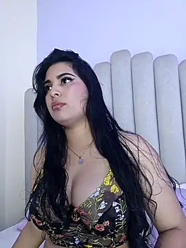 Snapshot of shainadavis chatting on 10-21-25, 03:51 shainadavis online show from 10-21-25, 03:51