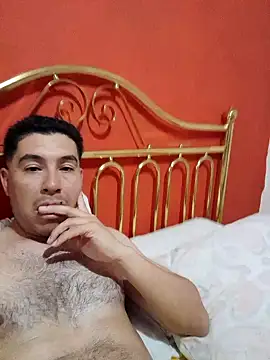 Snapshot of Ezeaxl chatting on 10-25-25, 03:36 Ezeaxl online show from 10-25-25, 03:36