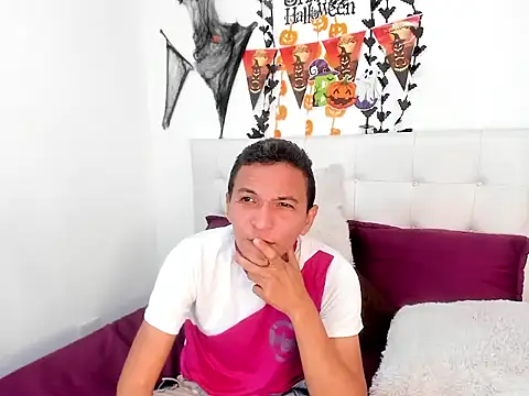 RichyTaylor  online show from 10-13-25, 07:47