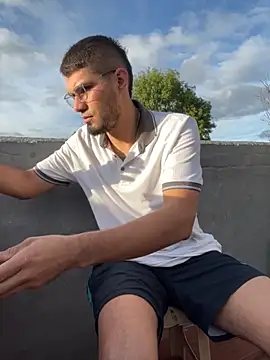 mirallesandbig online show from 10-31-25, 09:49