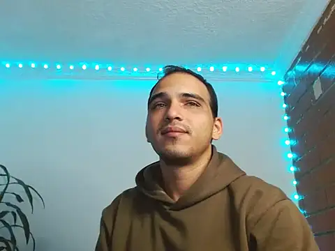 Maax3023 online show from 10-19-25, 01:12