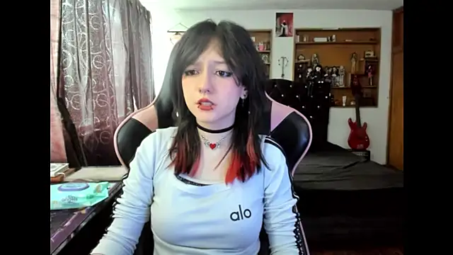 Maki Zein  online show from 11-07-25, 03:01