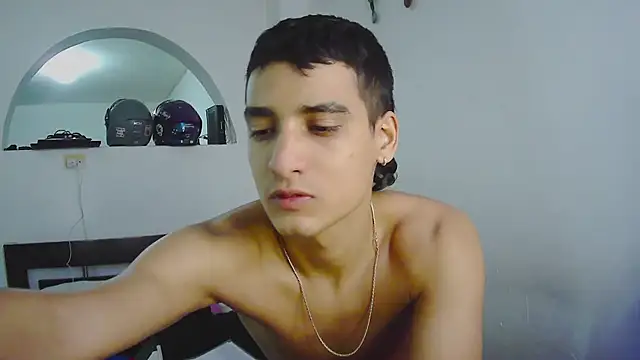 Snapshot of AnyRUSSO chatting on 10-28-25, 08:29 AnyRUSSO online show from 10-28-25, 08:29