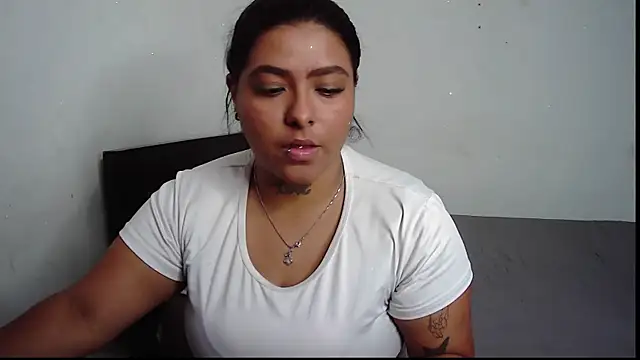 Snapshot of AnyRUSSO chatting on 11-14-25, 11:02 AnyRUSSO online show from 11-14-25, 11:02