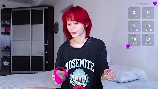 Snapshot of Kate_mikki chatting on 05-08-26, 04:29 Kate mikki online show from 05-08-26, 04:29