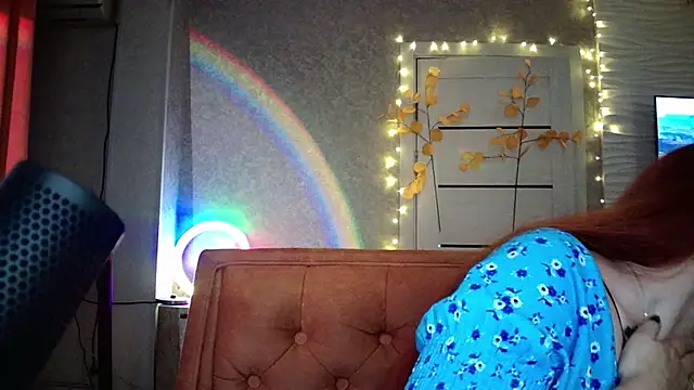 Snapshot of LolaMint_ chatting on 10-19-25, 02:40 LolaMint online show from 10-19-25, 02:40