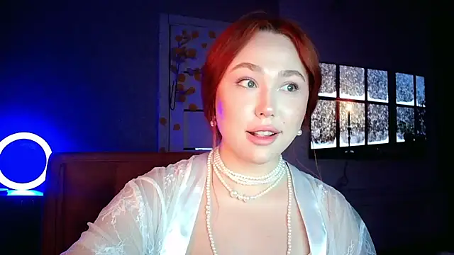 Snapshot of LolaMint_ chatting on 11-01-25, 12:40 LolaMint online show from 11-01-25, 12:40