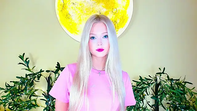 Snapshot of KaryTasch chatting on 10-12-25, 08:24 KaryTasch online show from 10-12-25, 08:24
