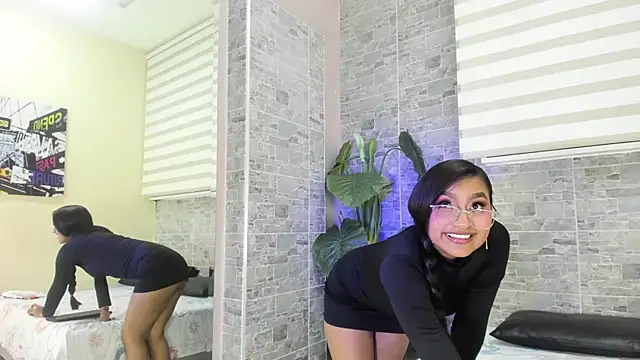 Snapshot of AmberBlazze chatting on 10-20-25, 12:05 AmberBlazze online show from 10-20-25, 12:05