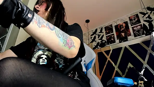 Evangelinejoness  online show from 02-01-26, 11:42