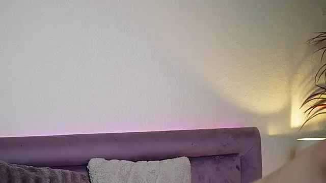 JoelleApril online show from 12-17-25, 09:32