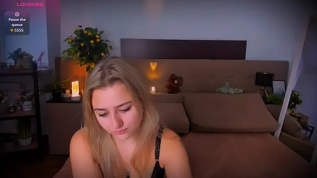 Lulu   Moon online show from 11-07-25, 06:57